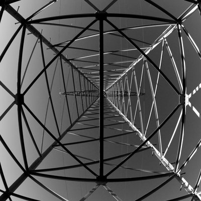 La Lune dans un pylône_5604893991_l.jpg